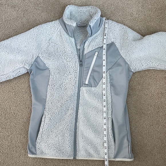 Columbia Soft Gray Sherpa Fleece Jacket - Picture 4 of 10